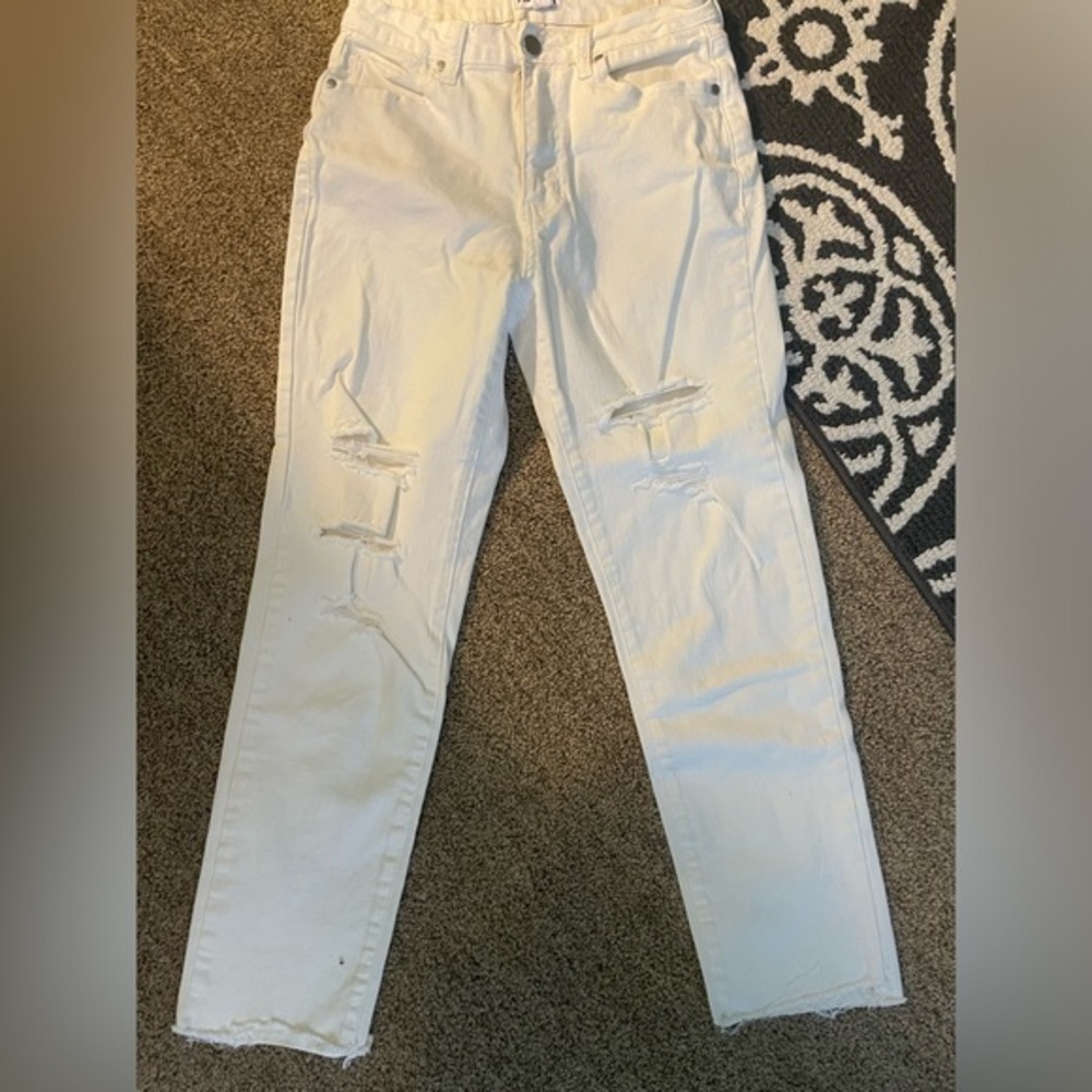 White Abound Mom jeans -size 27